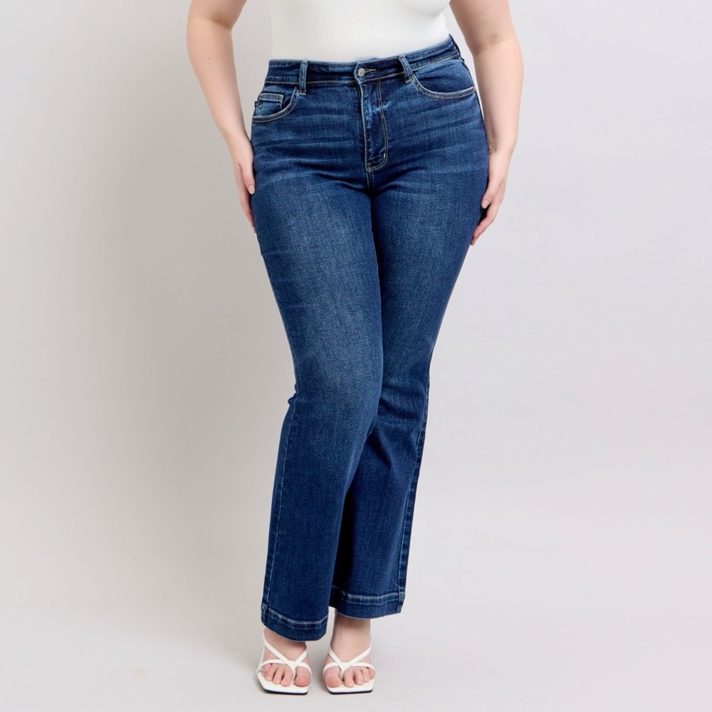 Judy Blue Full Size High Rise Flare Jeans with Pockets Plus Size